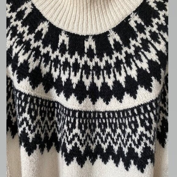 Old Navy Cream-n-Black Mock Neck Print Sweater - Picture 2 of 3